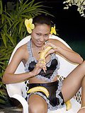 Intoxicating Asian vixen Akemi sucking a big banana with lust